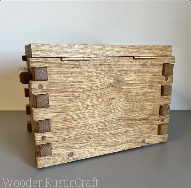 Country-Style Oak Keepsake Chest | Memory Box