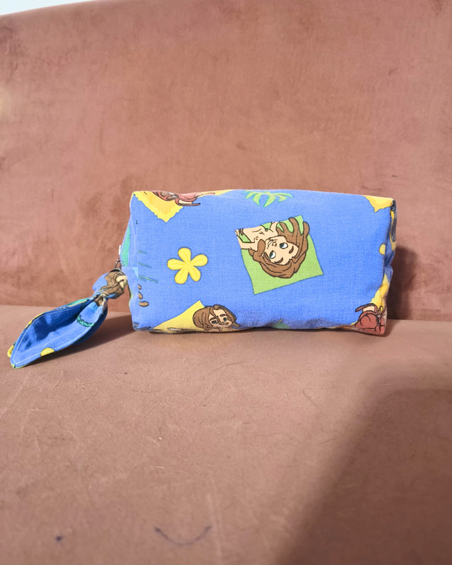 ✨ Trousse matelassée upcyclée – Édition Tarzan ✨