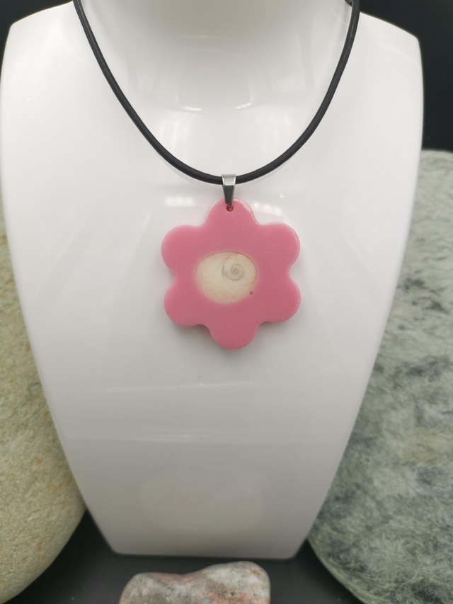 PEN-005 Collier fleur rose
