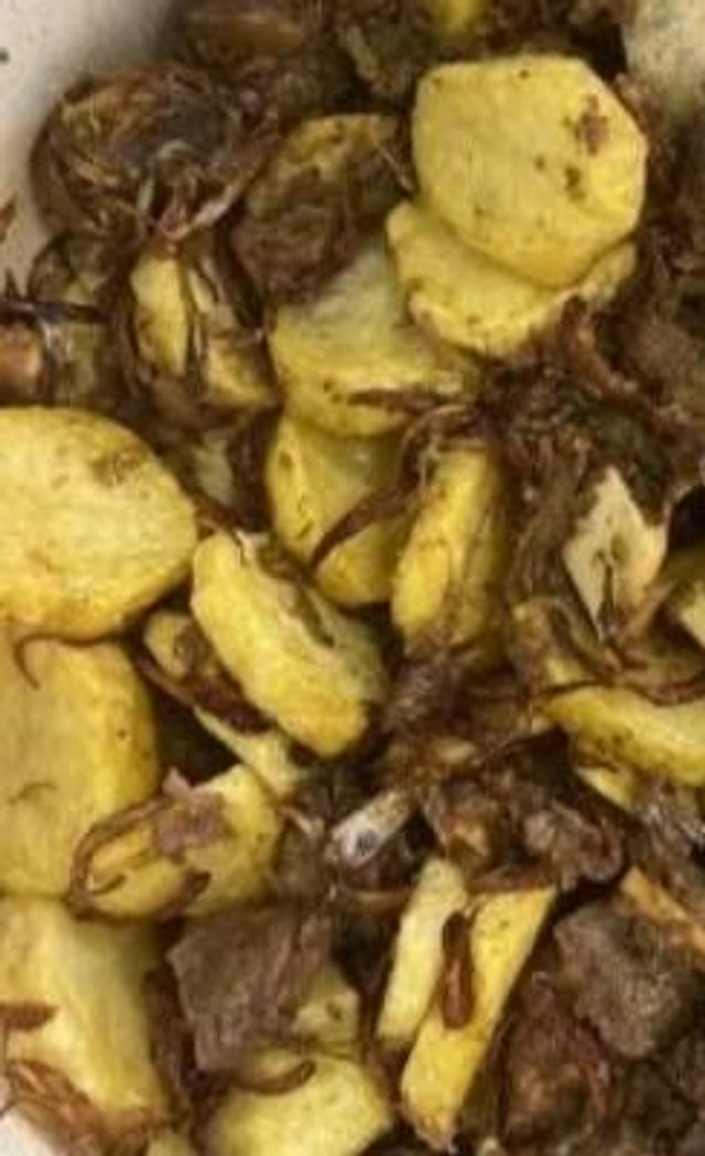 B. Spicy Chunky Beef & Chunky Lyonnaise