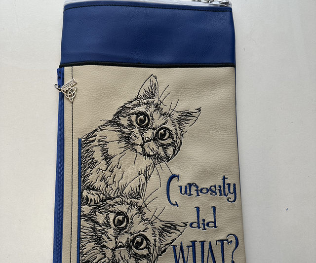 Pouches - Two Compartments - Curiosity Cats