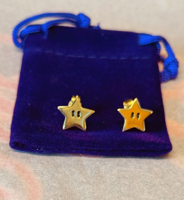 Single 9ct gold mario star stud earring
