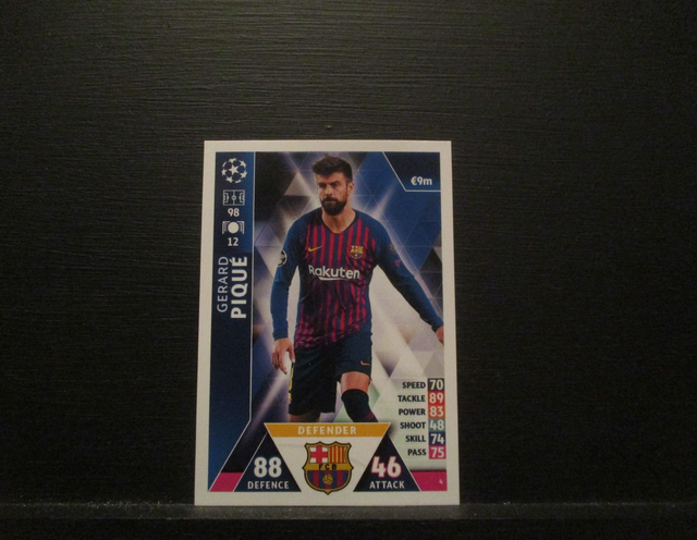 Gerard Pique - UEFA Champions League Match Attax 2018/19 Original Trading Card #4
