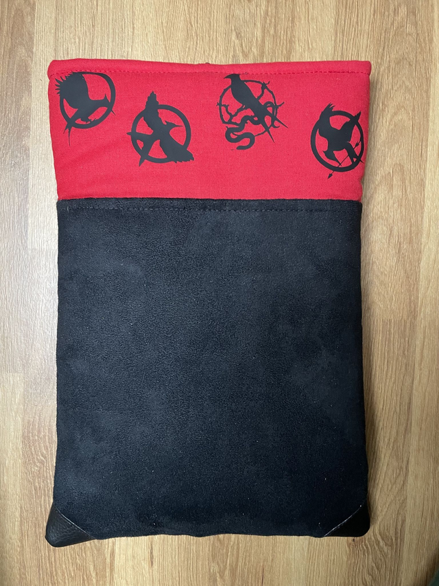 Pochette à livre brodée grand modèle