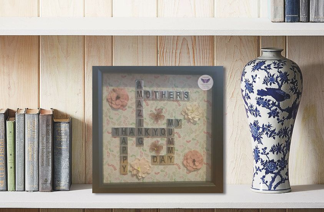 MD09B: Mothers Day Box Frame