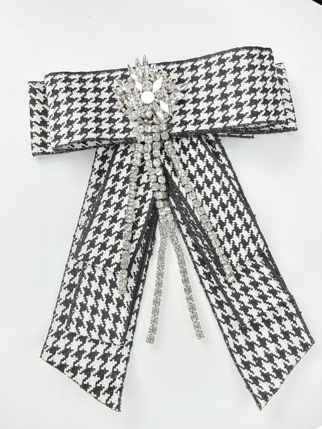 Beautiful bow brooch - Fancy Nancy Fashion