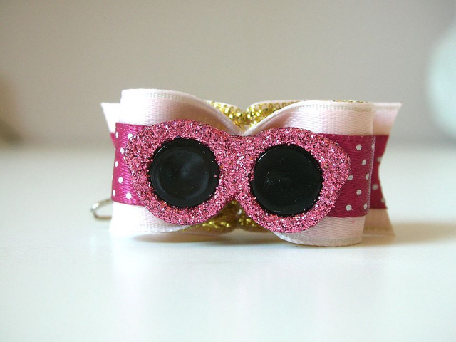 Noeud pour chien fantaisie-lunettes roses-paillettes
