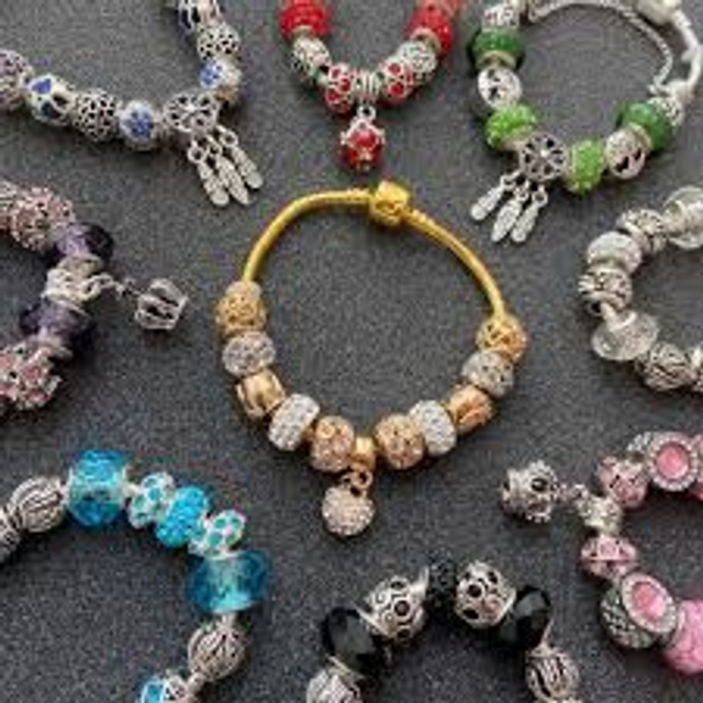 Pandora style bracelet making inc. organza taking home bag per child 