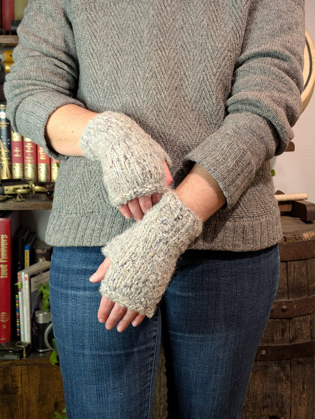 Mitaines grise bouclés et confettis 