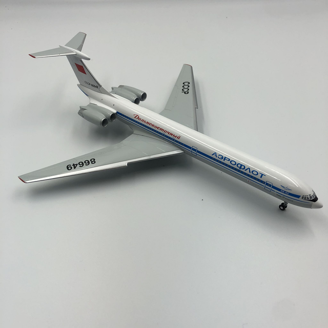 Aeroflot Ilyushin Il-62M CCCP-86469 1:200 Modell