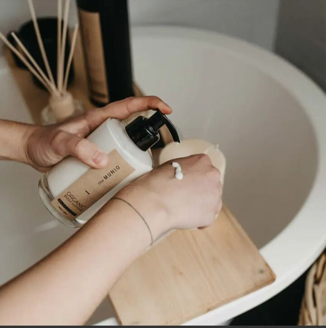 Lozione per il corpo organica al ginepro