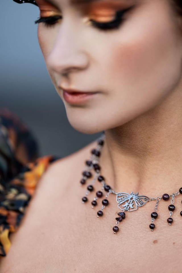 COLLIER - FLY ME TO THE MOON (argenté/grenat)