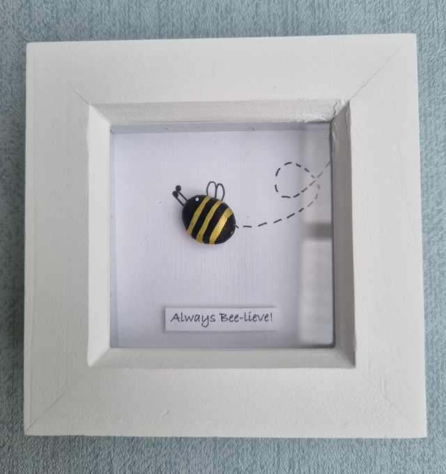 Irish, Hand Crafted Pebble Art Bee Picture &#039;Always Bee-lieve&#039;