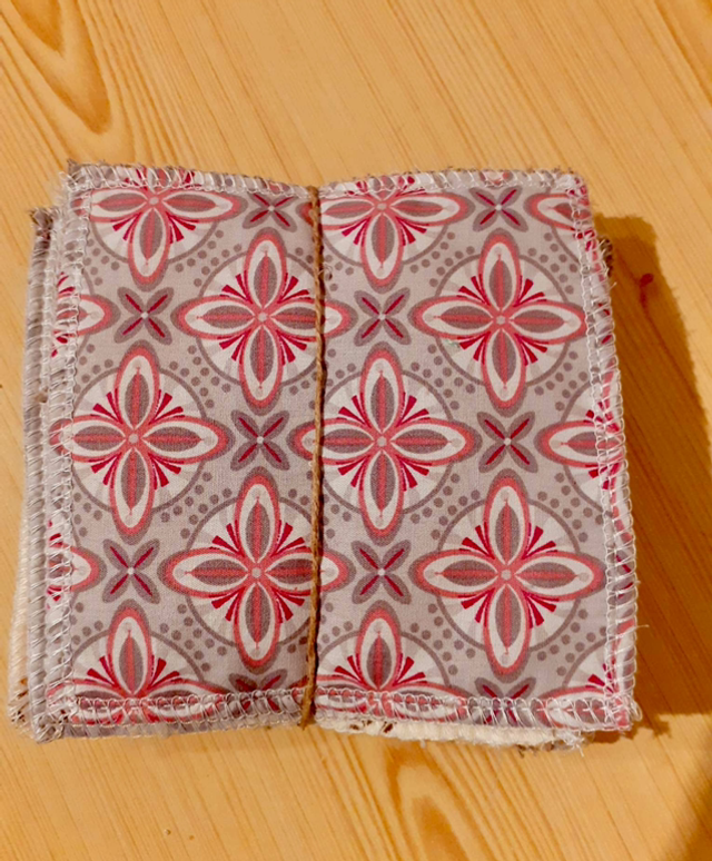 Méli-mélo de grandes lingettes surjetées, lot de 7