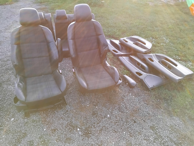 Intérieur Semi-cuir ( Pas D'envoi )