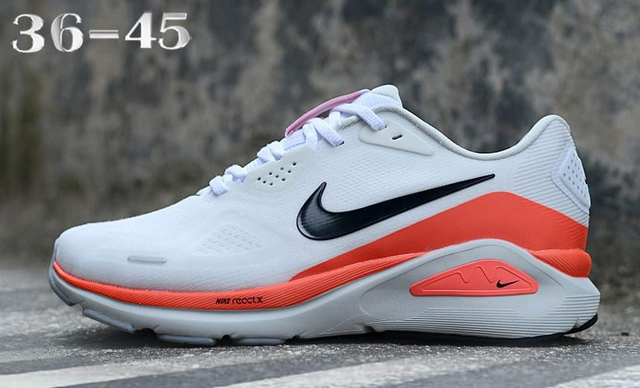 Nike Structure 26 (Vendu sans la boîte )