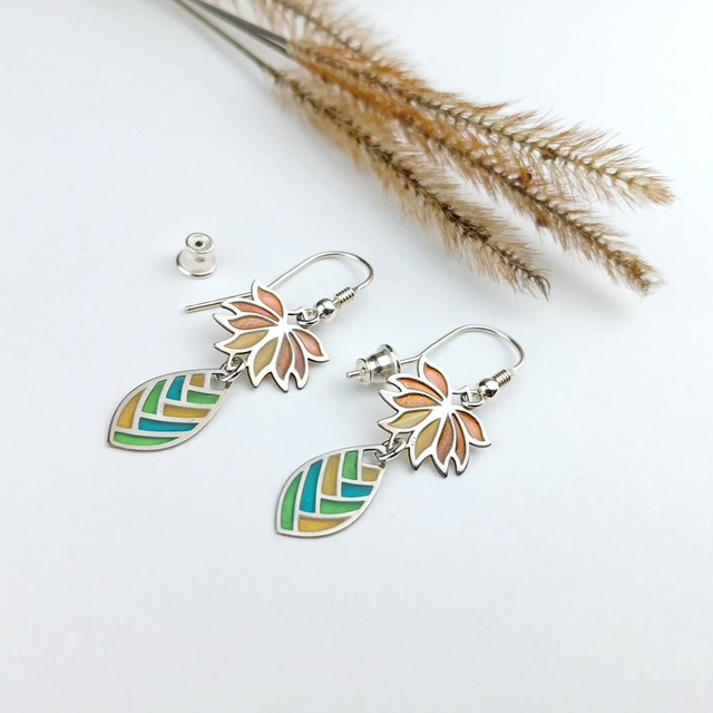 "Ananas", Boucles d'oreilles en émail Plique à Jour façon vitrail 