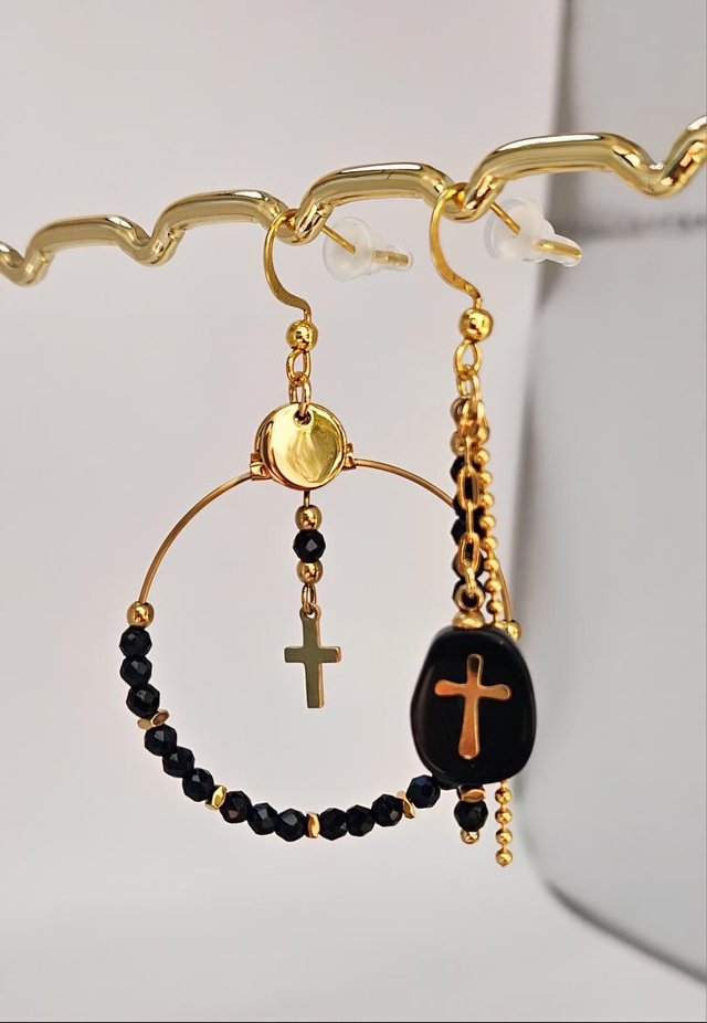 Boucles d'oreilles asymétriques 