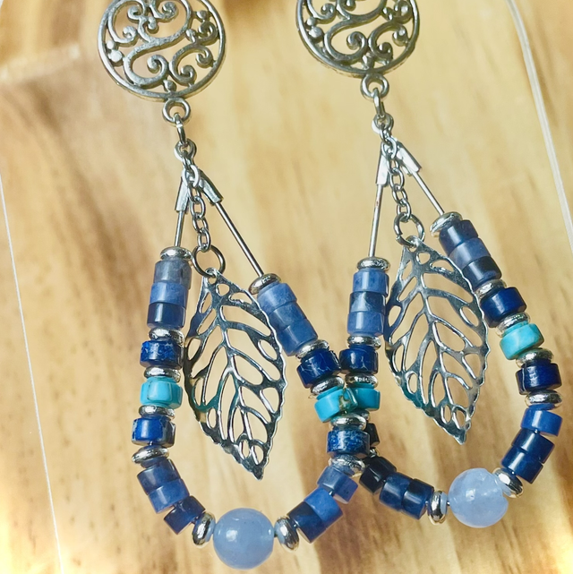 Boucles MOARA Calcédoine et Sodalite 