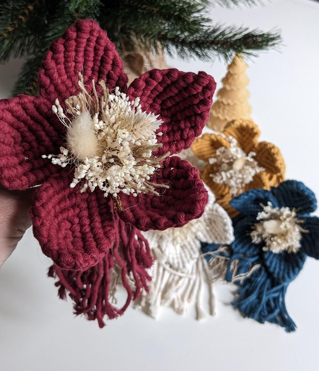 Fleur en macramé à poser 