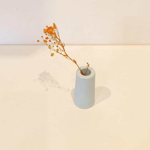 "Solune" Mini vase artisanal en gypse avec fleurs séchées – déco minimaliste   