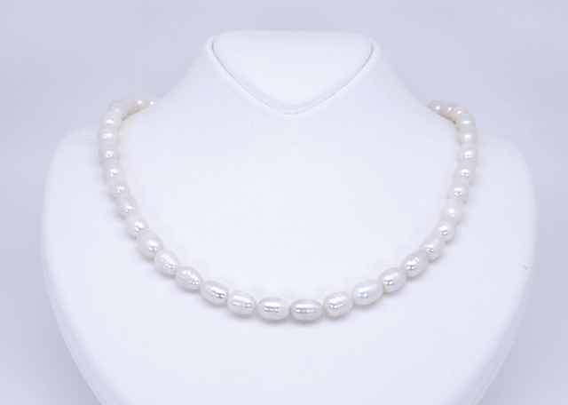 Modern Chic – Süßwasserperlenkette mit rhodiniertem Magnetverschluss - Ludmilla