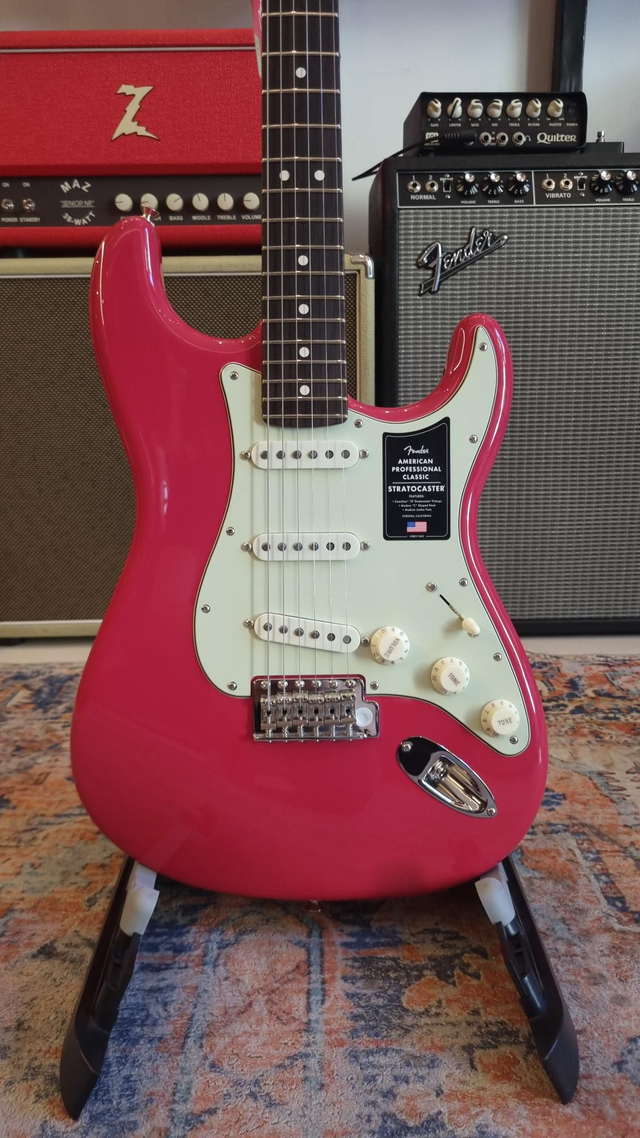 FENDER American Professional Classic Stratocaster RW Faded Dakota Red