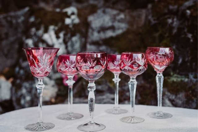 Weinglas rot Böhmen Kristall geschliffen 