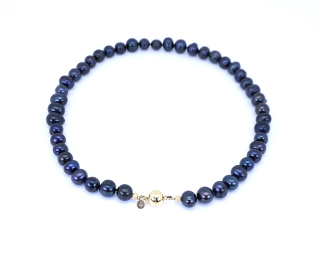 Edle Perlenkette in tiefem Schwarzglanz - Calypso