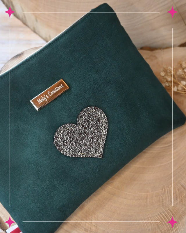 💚 Trousse plate “Made with Love” – Chic, douce & symbolique 💚