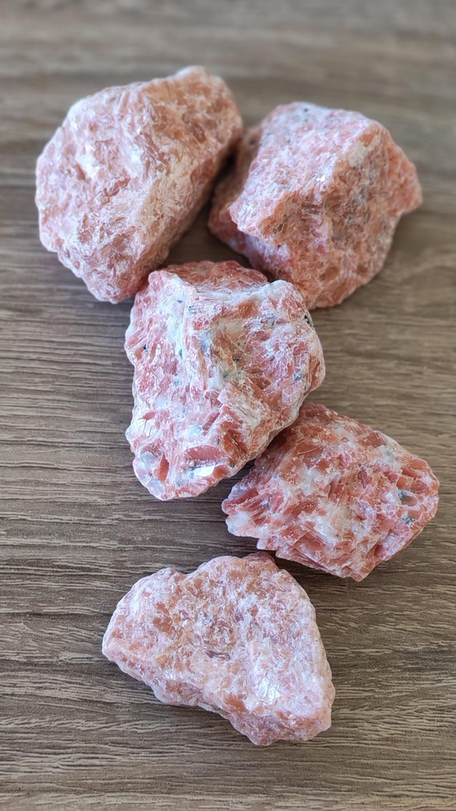 Pierre de soleil brutes 