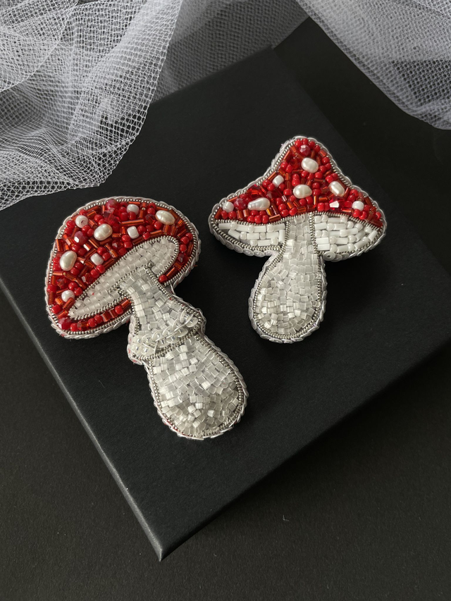 Mushroom beaded brooch with freshwater pearls