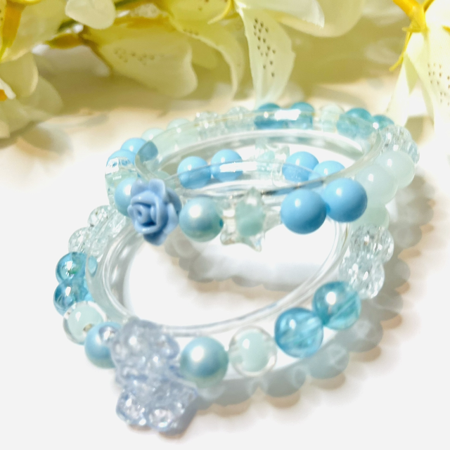Blue Breeze” – Handgemaakte Armbandenset met Kristallen Beer & Roosje