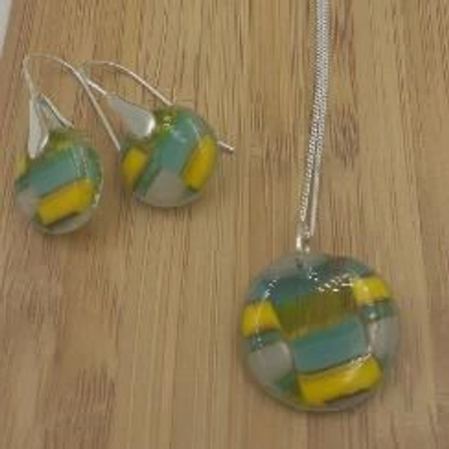 pastel set of jewellery 