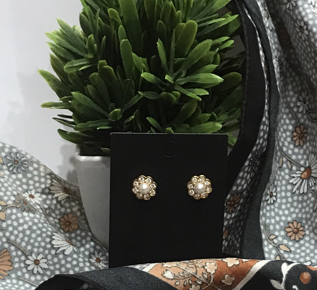 White Stone Stud Earrings- STU14