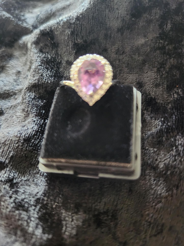 AMETHYST AND CUBIC ZIRCONIA RING