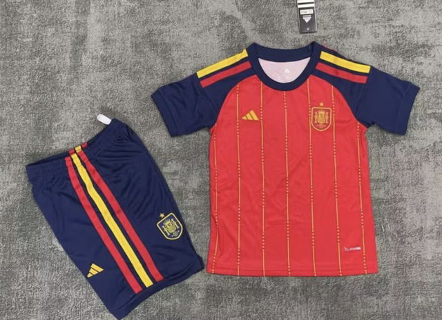 Conjunto camiseta + pantalón NIÑOS 1ª España - 25-26