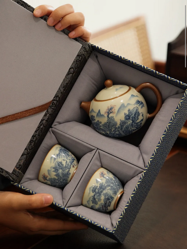 A teapot and two teacups gift set【一壶二杯茶壶茶杯礼盒】