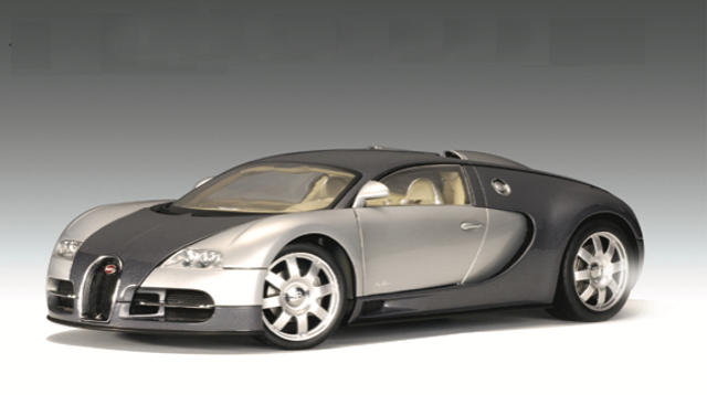 Bugatti 16.4 Veyron Salon Genf 2003 grau/silber AUTOart 1:18