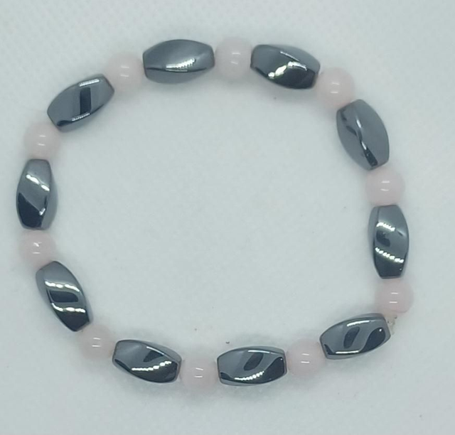 Bracelet en Quartz rose et Hématite. 