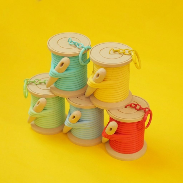BOBINETTE – Organiseur de fils et aiguilles 2 en 1