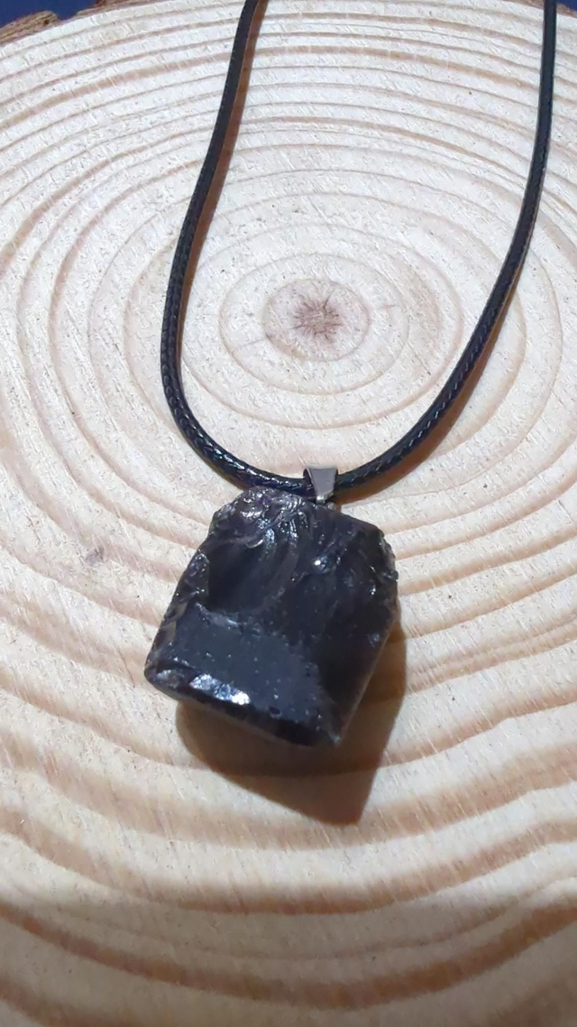 Pendentif obsidienne 