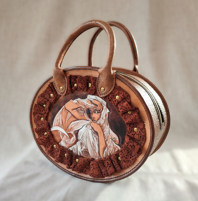 Sac en cuir, style Art Nouveau, motif  inspiré de Mucha
