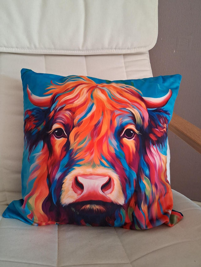Highland Cow 18" Cushion