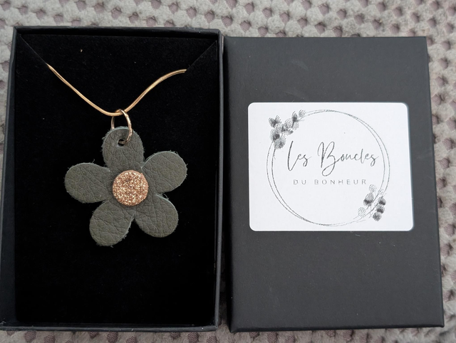 Collier Baby Marguerite kaki 