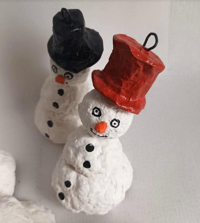 SUSPENSION BONHOMME DE NEIGE, crème, en papier mâché, fait main, décoration unique de Noël