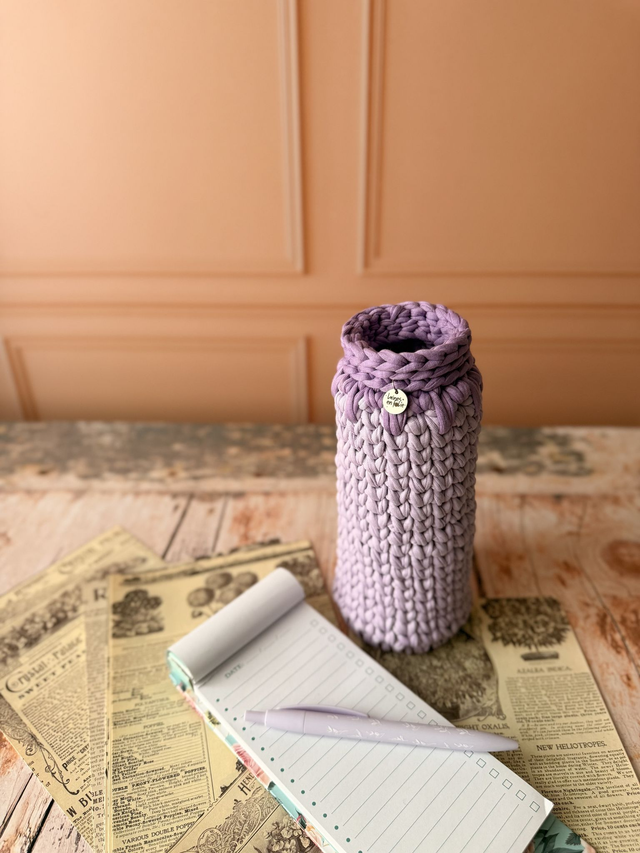 Vase en crochet lilas