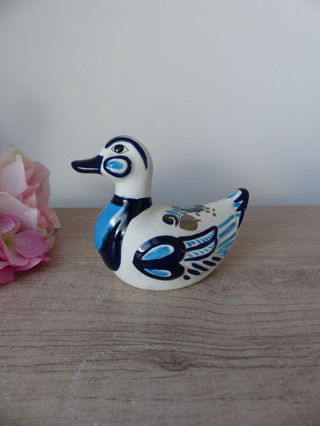 Figurine canard poterie mexicaine tonala bleu crème signé, sculpture canard oiseau Mexico peint main, mexican pottery figural duck vintage