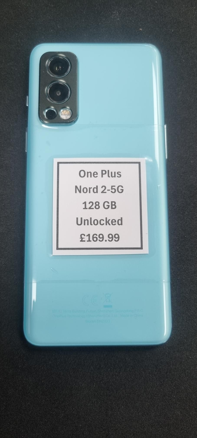 One Plus Nord 2-5G  - 128 GB - Unlocked 