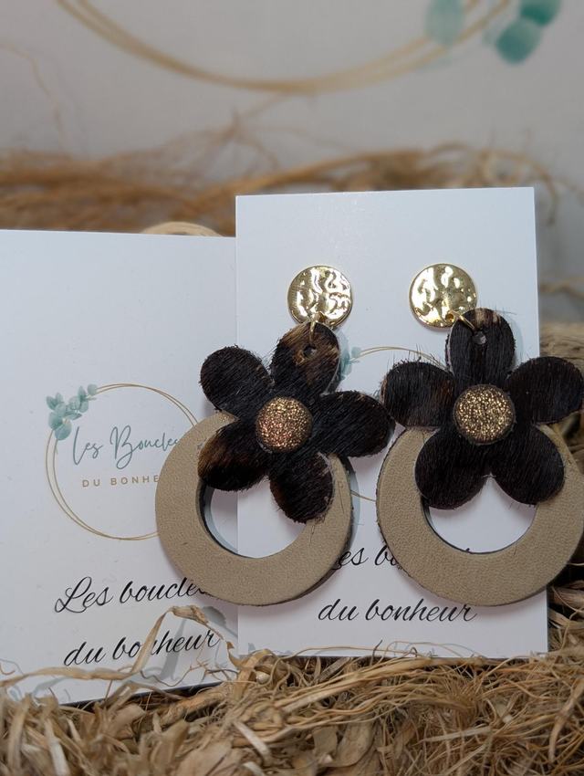 Boucles d&#039;oreilles Baby Marguerite vache beige e019